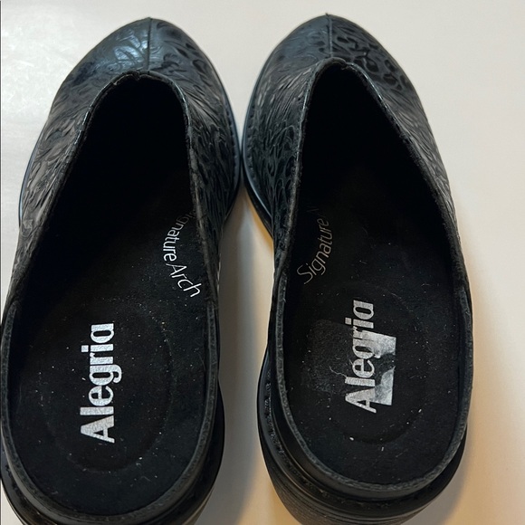 Alegria Women’s Black Embossed Michy Mule- Heel Clog - Picture 7 of 8